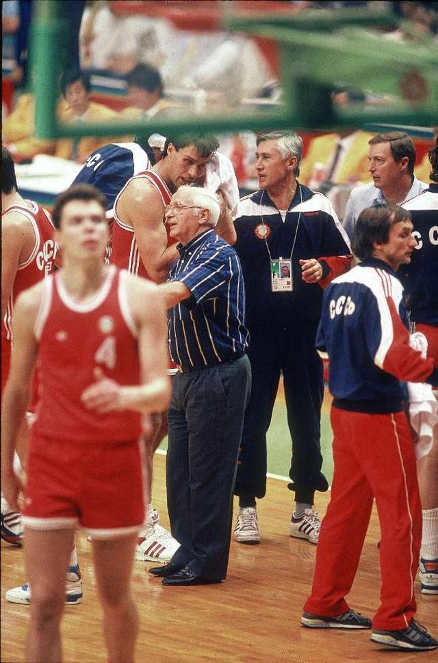 大卫等球员签约尼斯，火热招募(大卫杜勃尼斯照片)