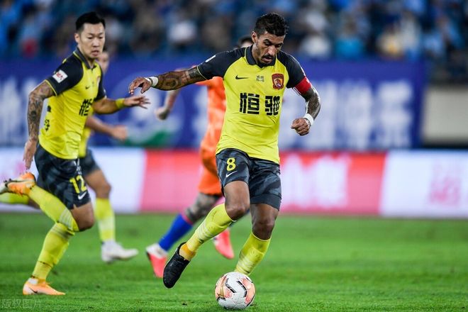 包含恒大外援发威，淘汰赛资格提前锁定的词条