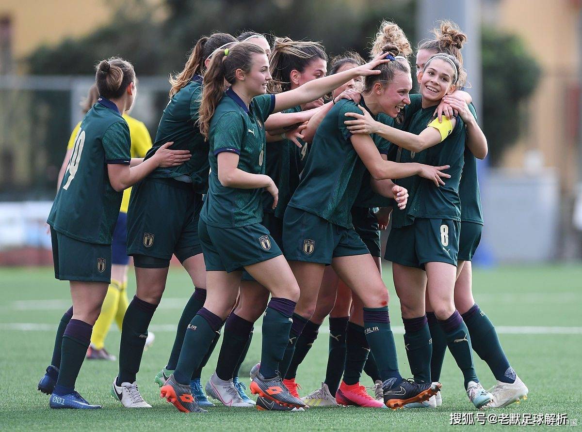 加拿大女足选手在比赛中展现出高水平的简单介绍