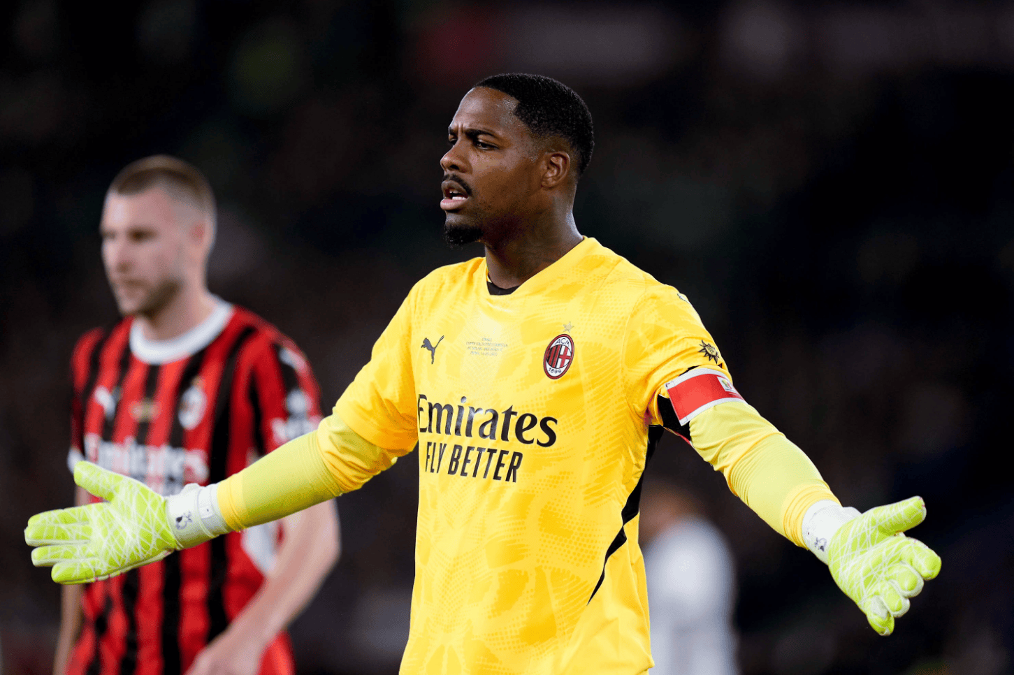 意甲传奇球员费拉拉重返赛场，助卡利亚里连胜，赛季开门红的简单介绍