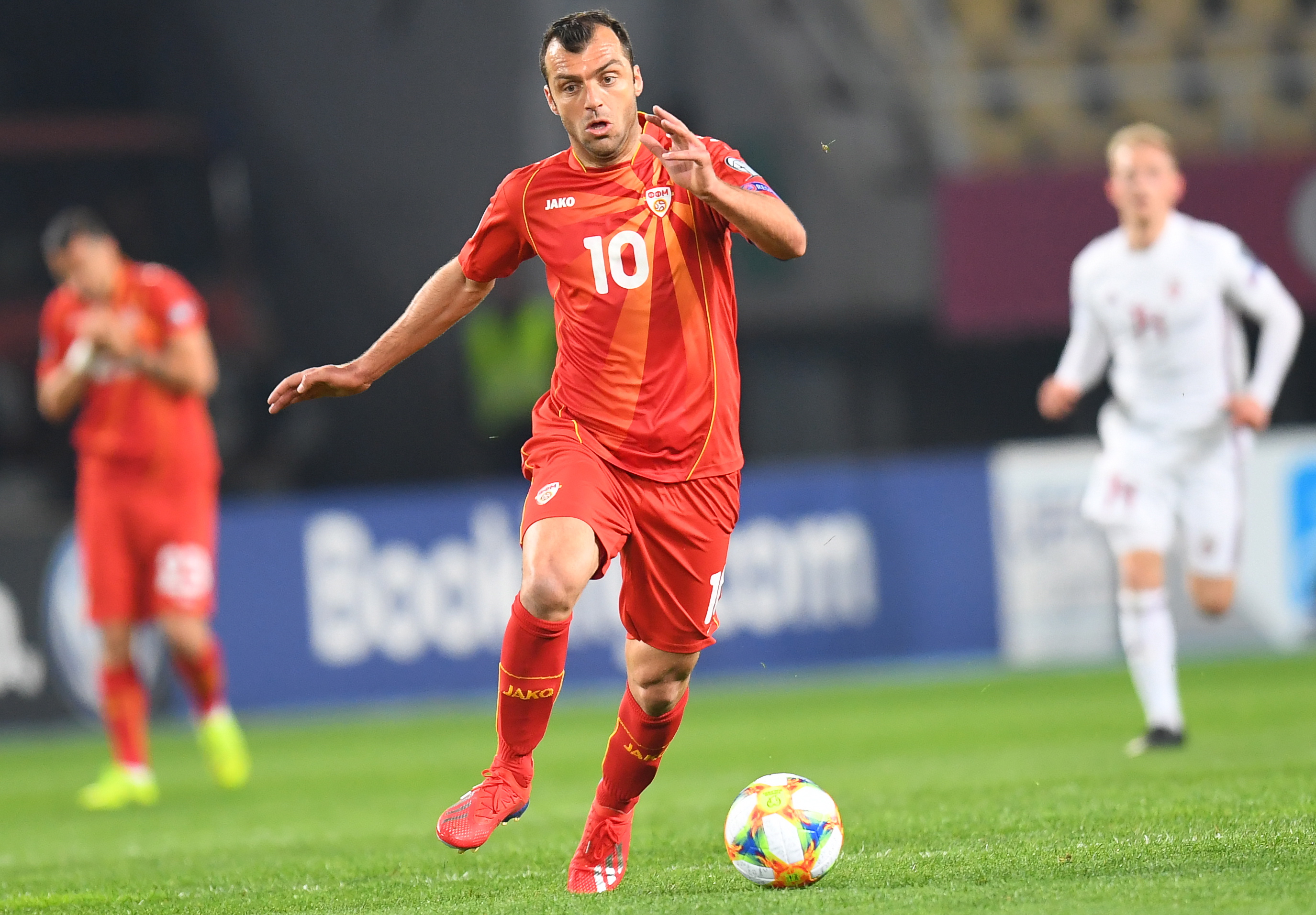 北马其顿在比赛中战胜阿奇拉大，全力以赴取得胜利的简单介绍